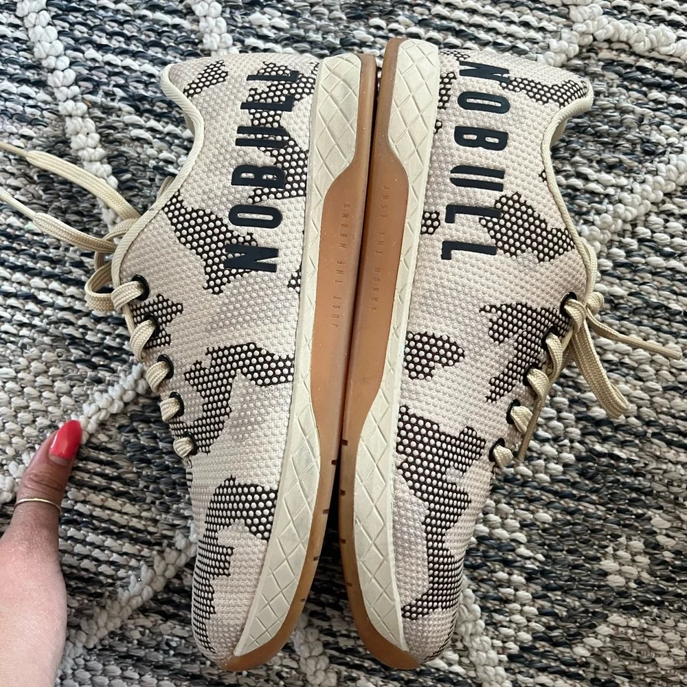 Stylish Camouflage Sneakers - Picture 5 of 8